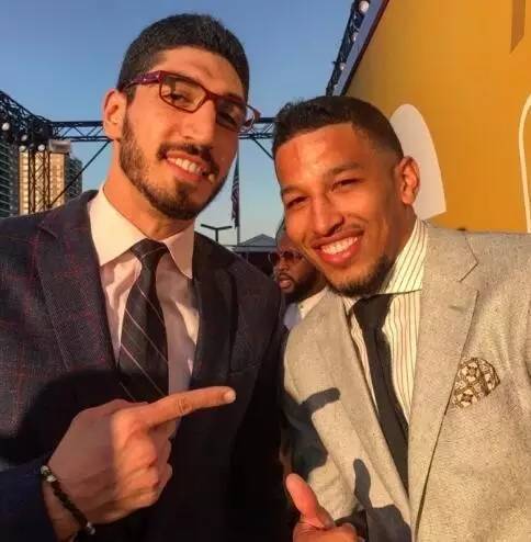 阿夫迪亚25分唐斯20+11 开拓者不敌尼克斯